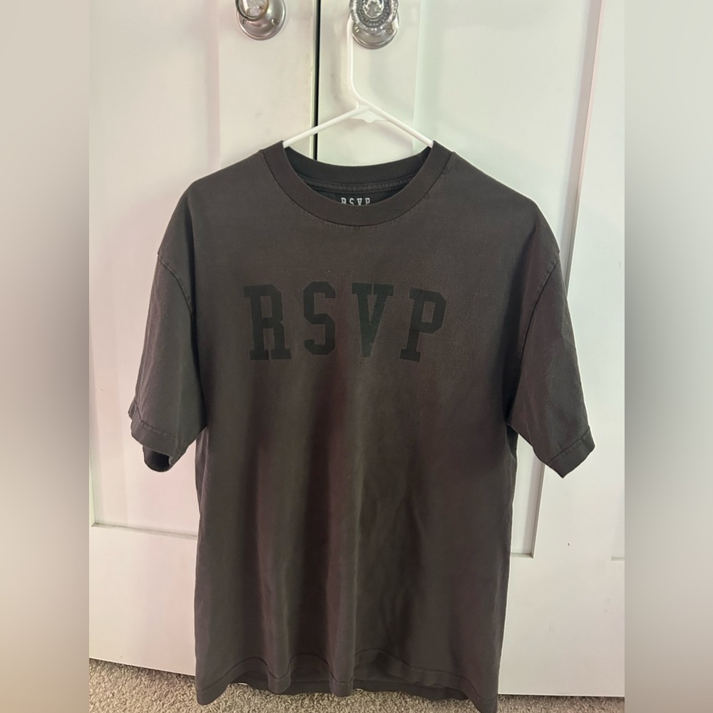 RSVP Gallery tshirt size large